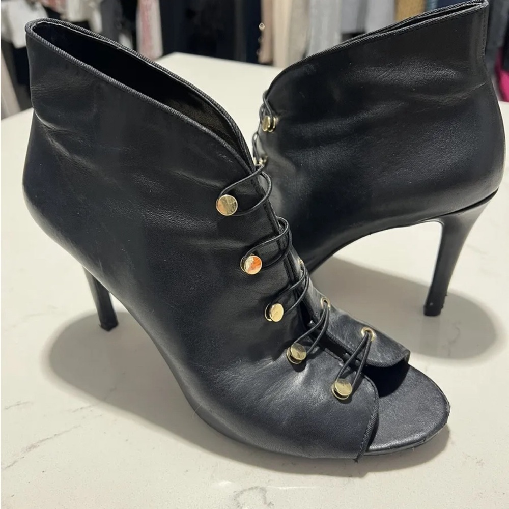 Enzo Angiolini Frances Black Leather Peep Toe Bootie Boots Heels Sz 8.5.